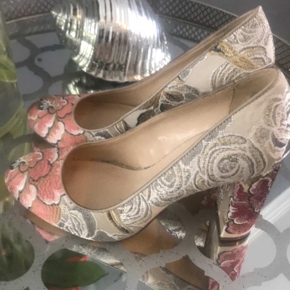 Shoes - Picture 4 of 4